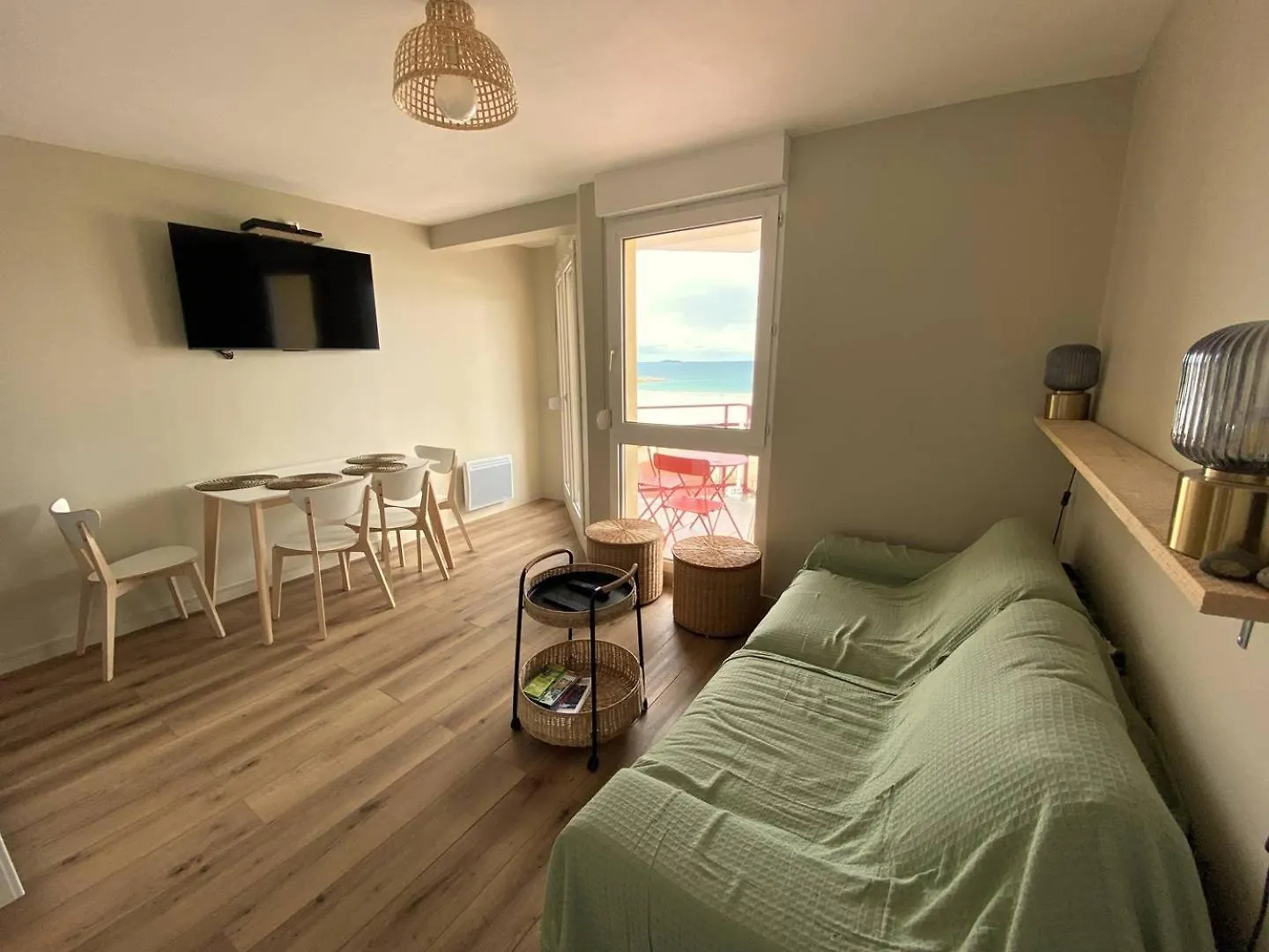 Appartement Avec Vue Mer Exceptionnelle Plage De Trestraou A Perros-Guirec - Ref 510 Apartmán